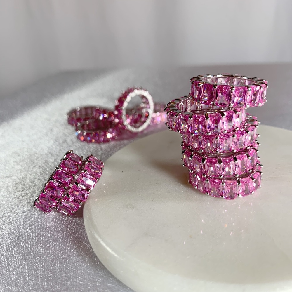 LIGHT PINK ETERNITY RING 💗 - Picture 2 of 2